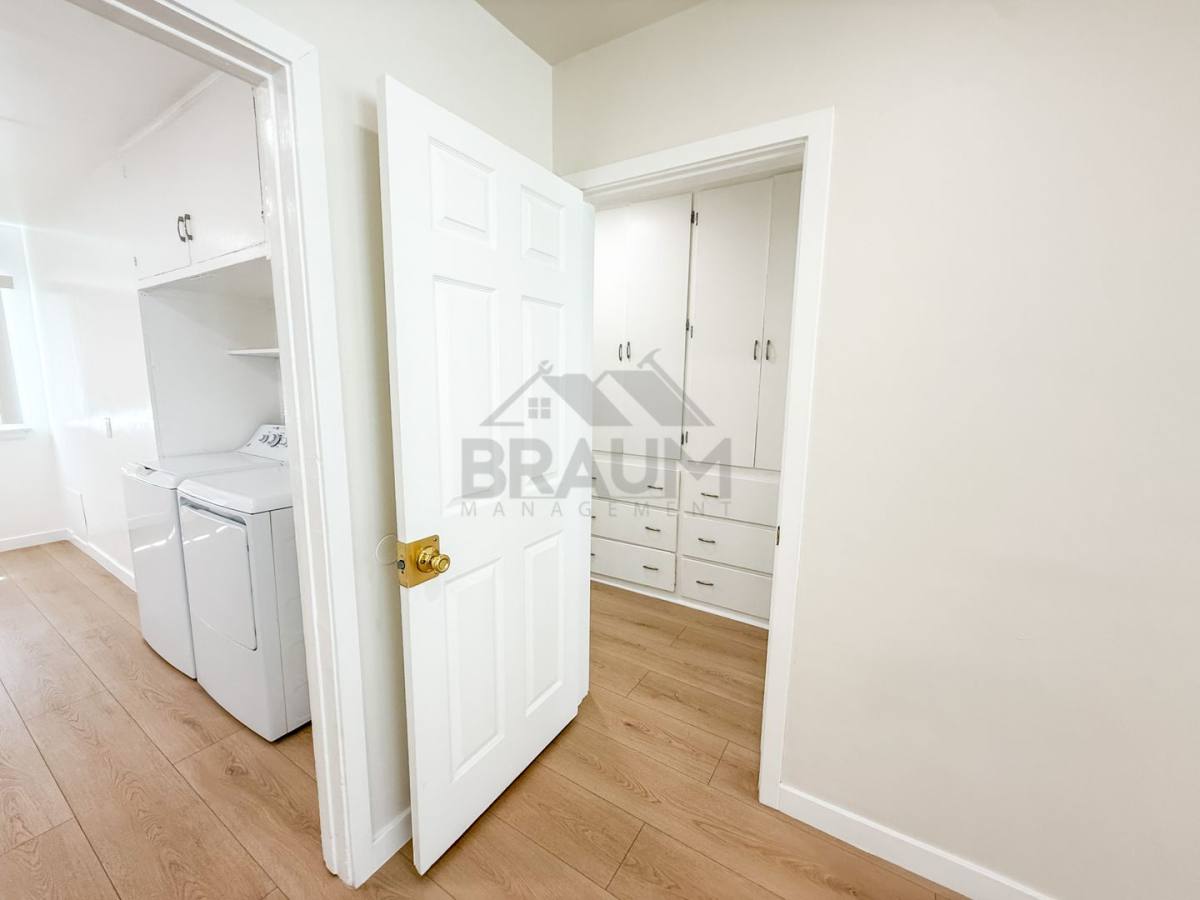 Apartment for rent at 15550 Vanowen St, Van Nuys, CA 91406