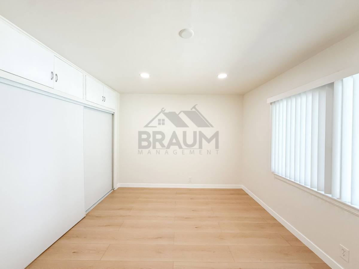 Apartment for rent at 15550 Vanowen St, Van Nuys, CA 91406