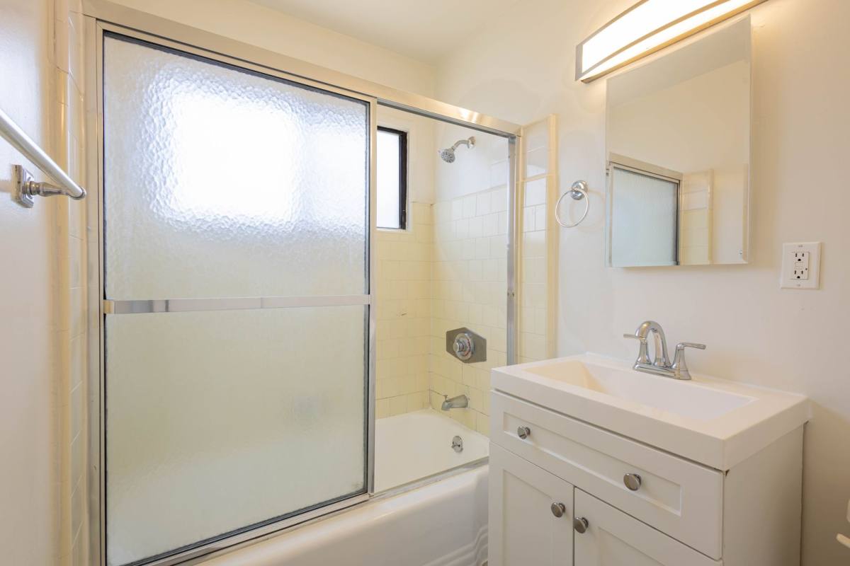 Apartment for rent at 1230 Berkeley St, Santa Monica, CA 90404
