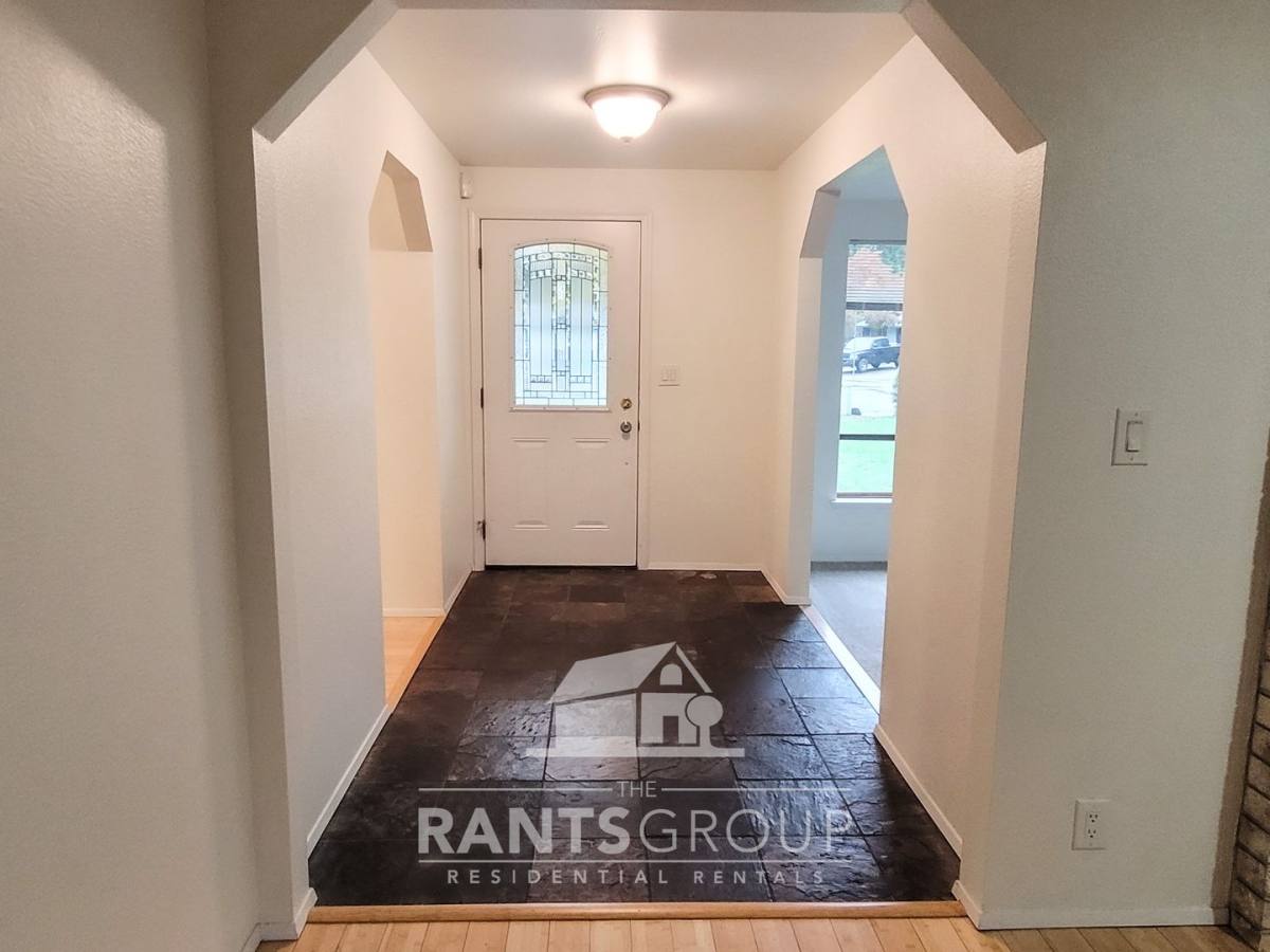 House for rent at 4910 Sheridan Dr SE, Lacey, WA 98503