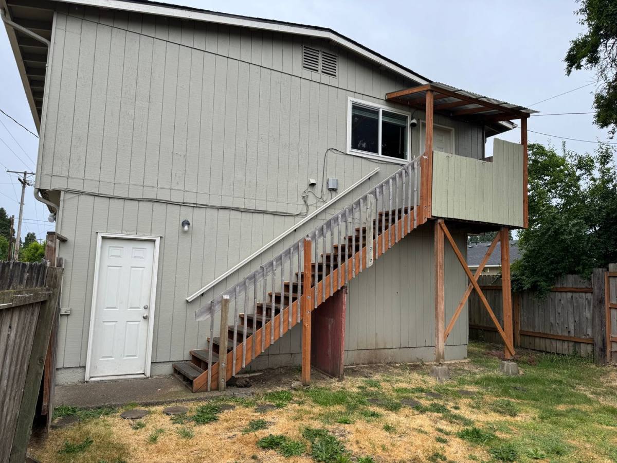Apartment for rent at 486 W N St, Springfield, OR 97477