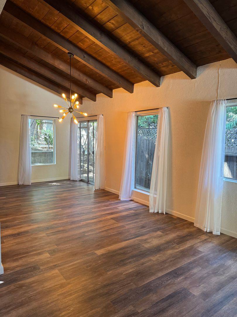 House for rent at 4140 Meadowlark Dr, Calabasas, CA 91302