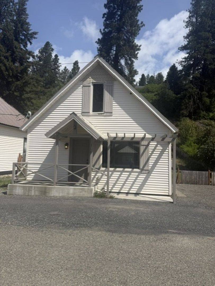 House for rent at 106 E 4th St, Cle Elum, WA 98922