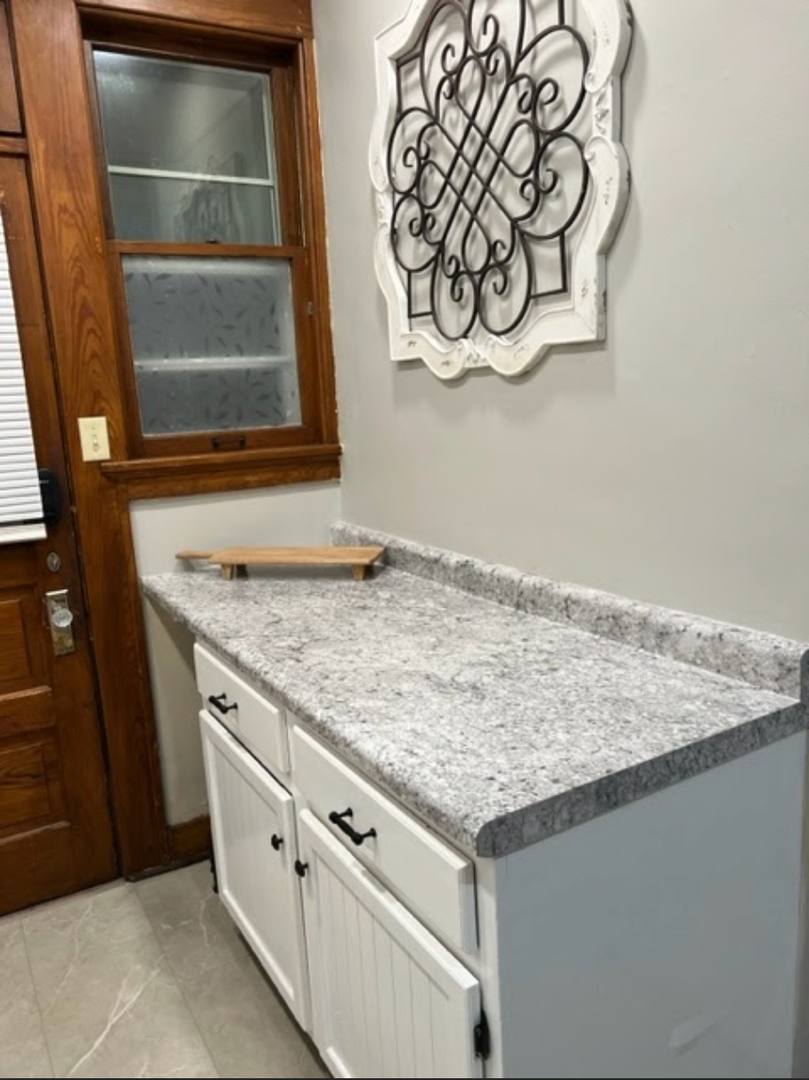 Apartment for rent at 314 N Sycamore, Lansing, MI 48933