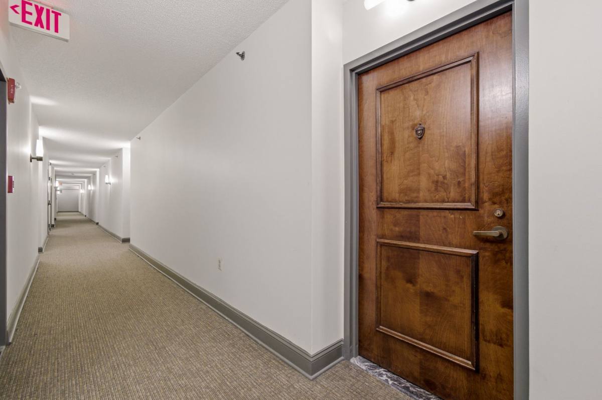 Condo for rent at 4801 Fairmont Ave #809, Bethesda, MD 20814