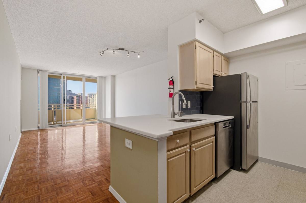 Condo for rent at 4801 Fairmont Ave #809, Bethesda, MD 20814