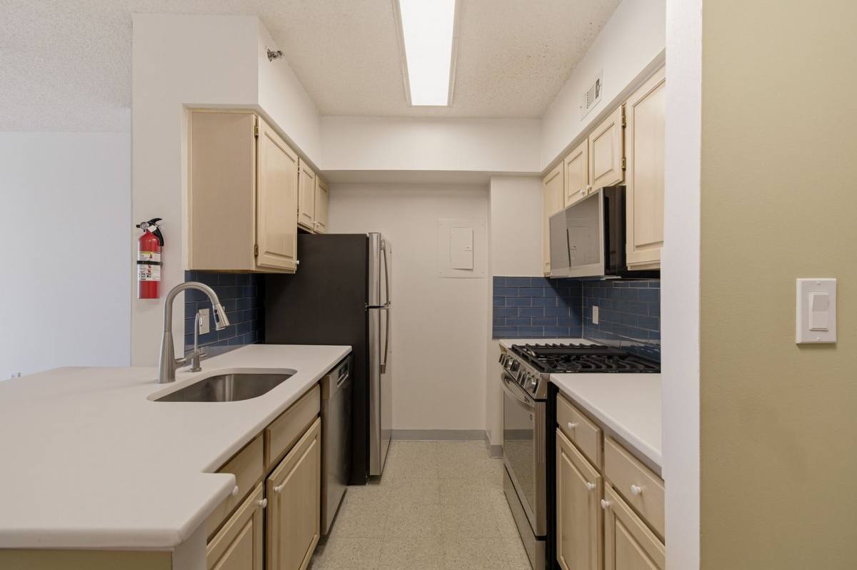 Condo for rent at 4801 Fairmont Ave #809, Bethesda, MD 20814