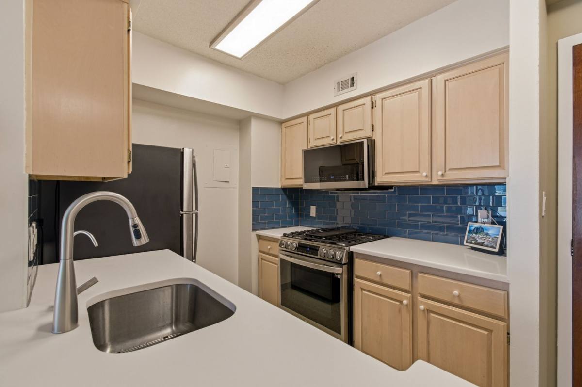 Condo for rent at 4801 Fairmont Ave #809, Bethesda, MD 20814