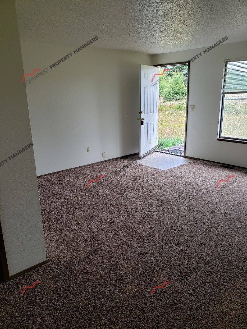 House for rent at 556 Avery Rd W, Winlock, WA 98596