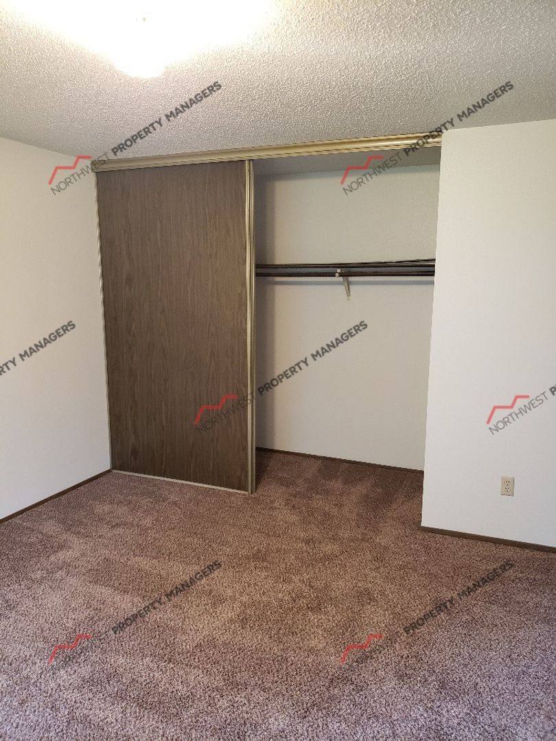 House for rent at 556 Avery Rd W, Winlock, WA 98596