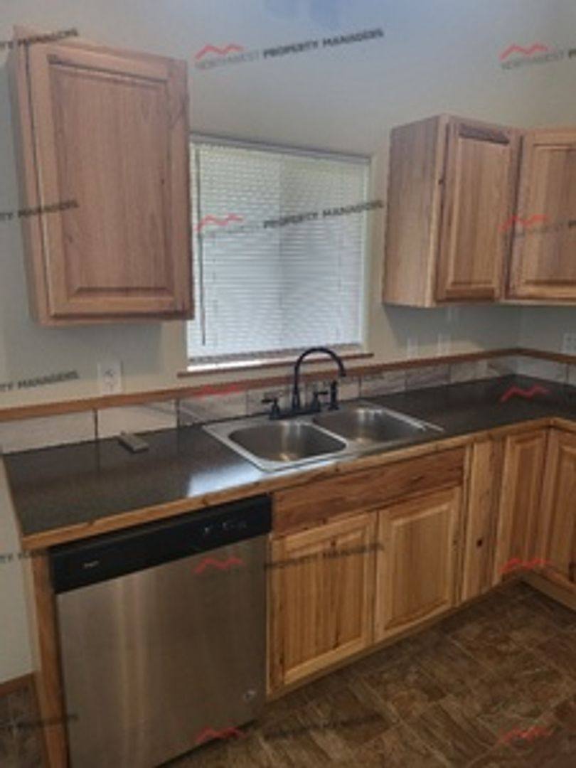 Apartment for rent at 239 W State St, Mossyrock, WA 98564