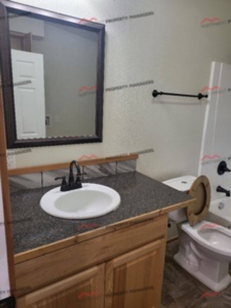 Apartment for rent at 239 W State St, Mossyrock, WA 98564