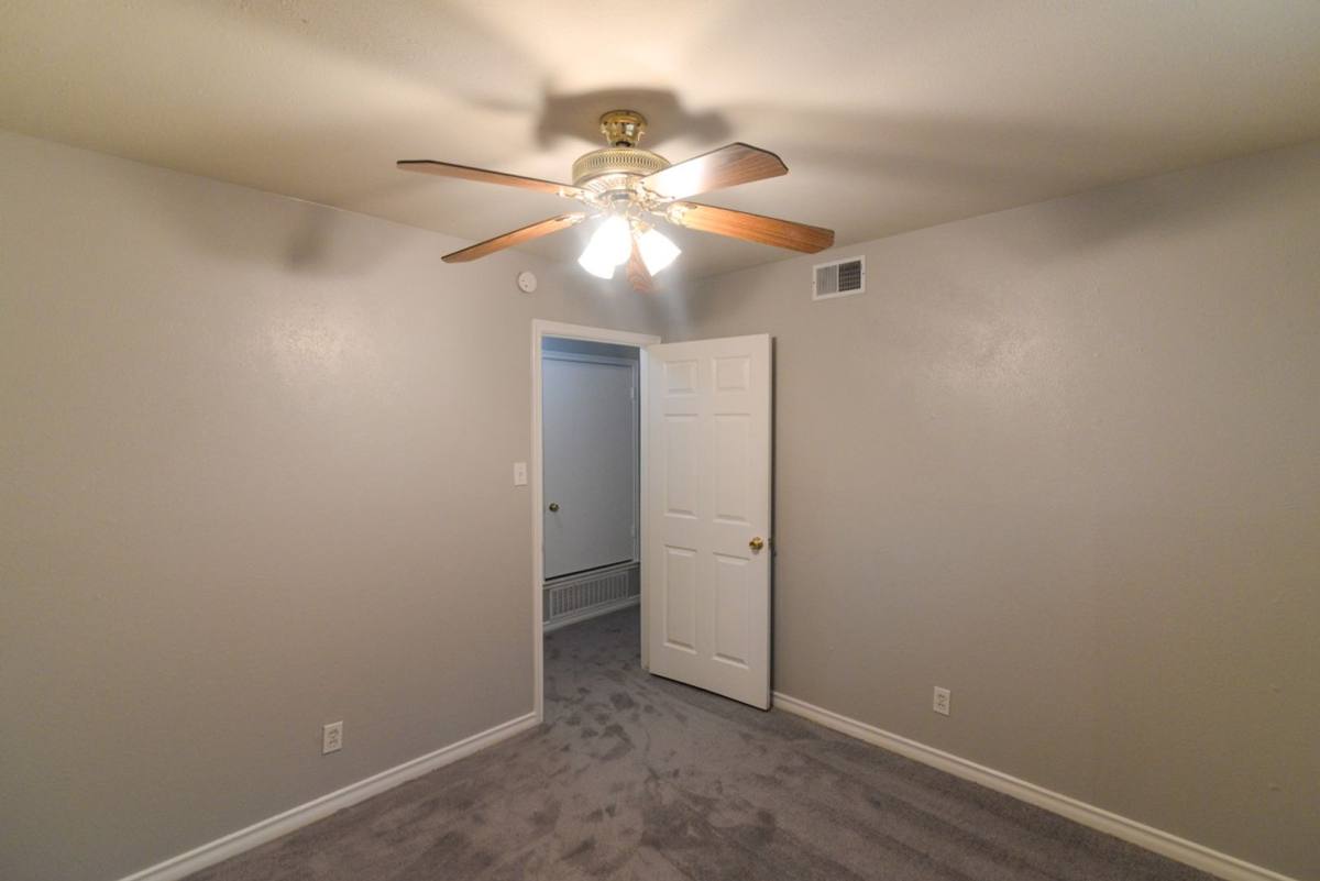 House for rent at 614 N Young Blvd, Desoto, TX 75115