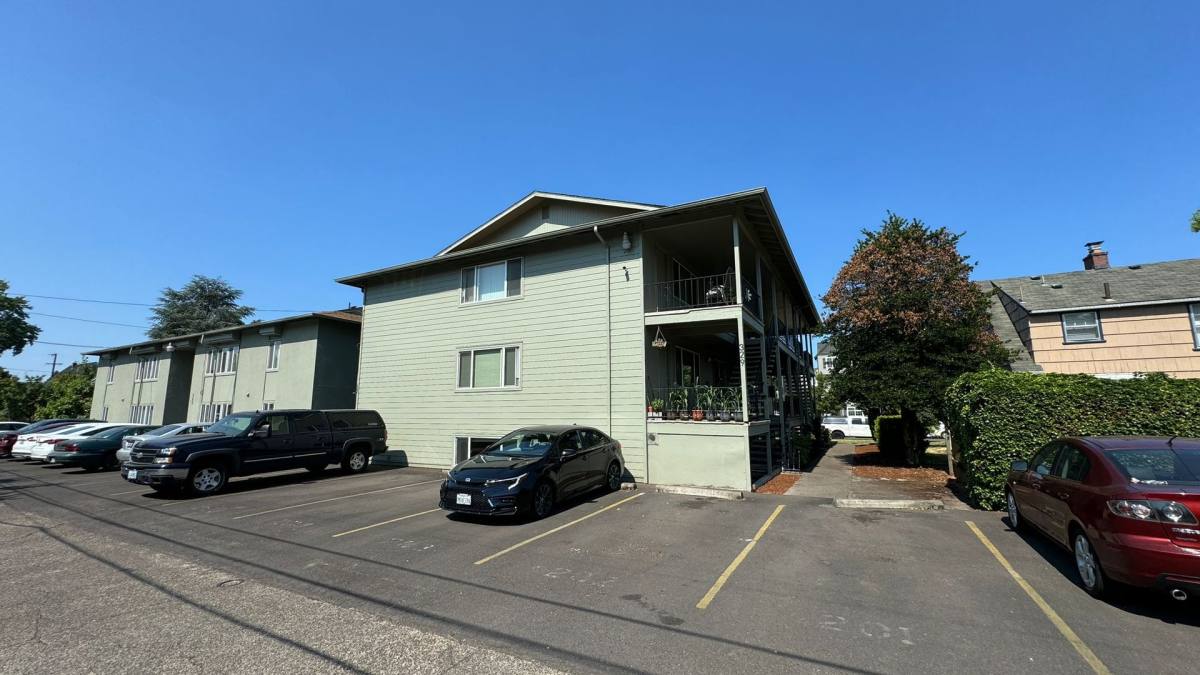 Apartment for rent at 329 SW 10th St, Corvallis, OR 97333