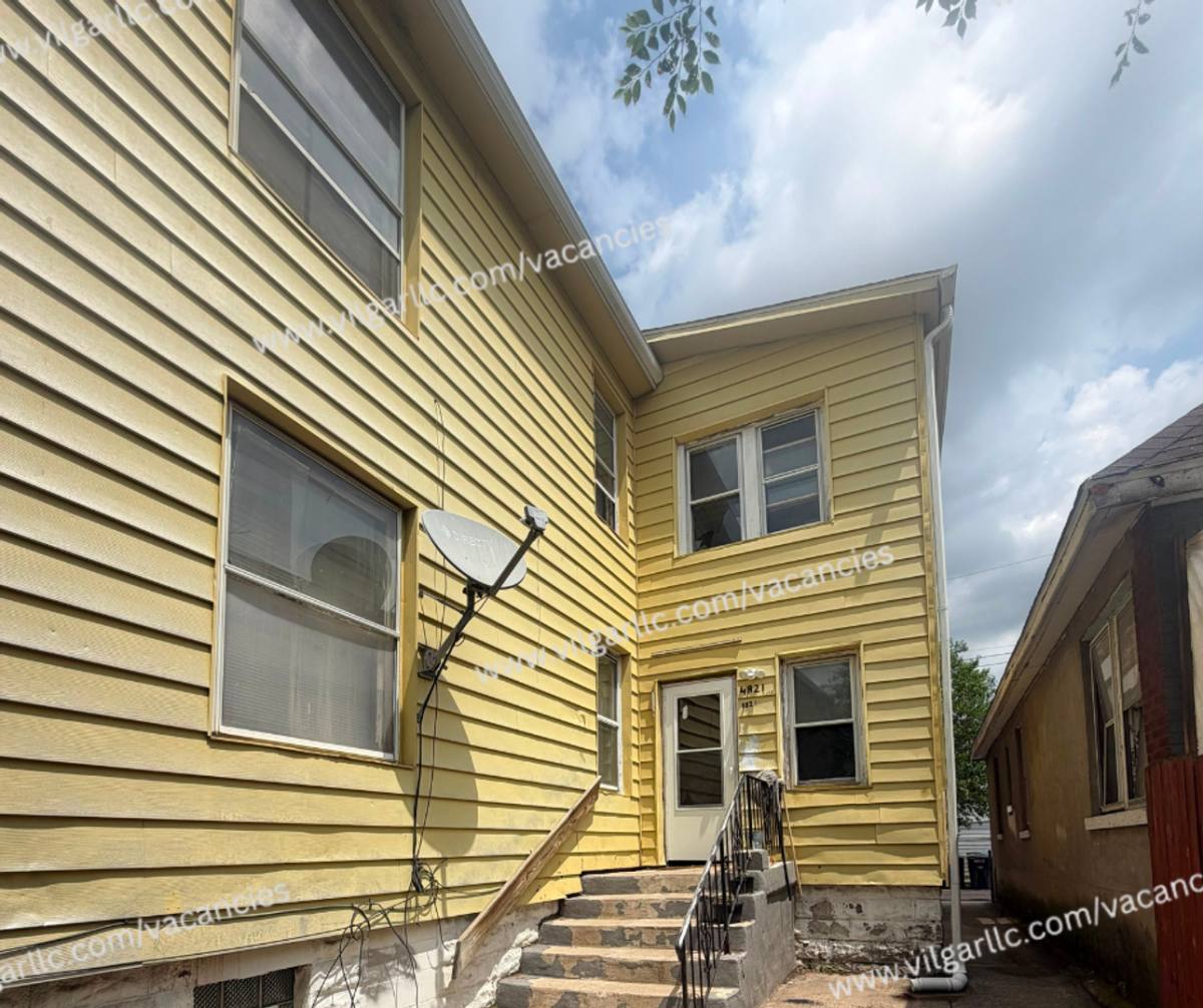 Apartment for rent at 4821 Homerlee, East Chicago, IN 46312