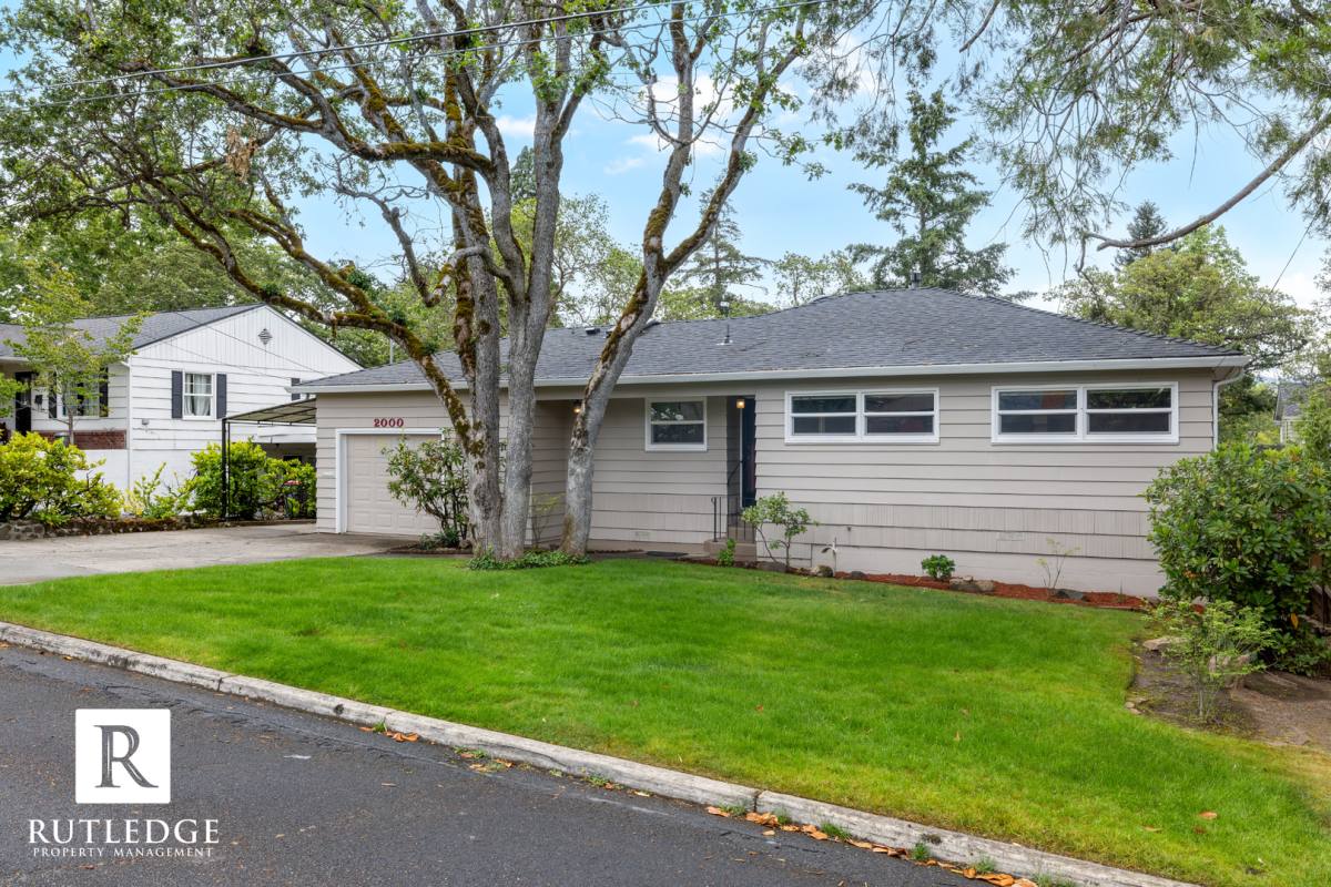 House for rent at 2000 Westerlund Dr, Medford, OR 97504