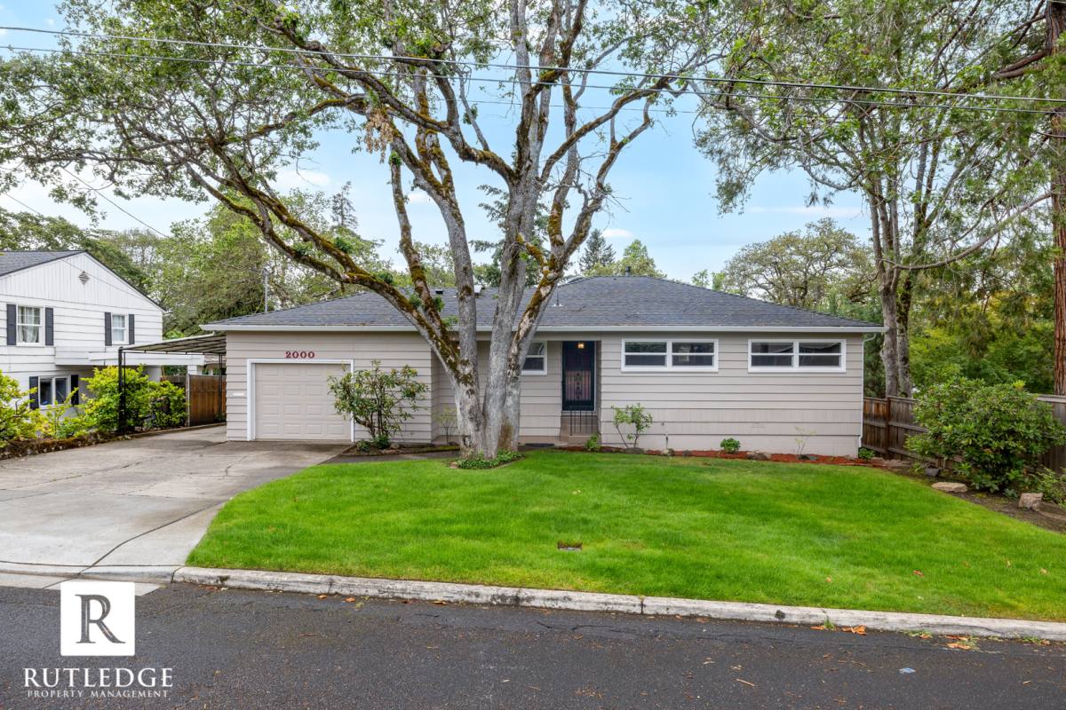 House for rent at 2000 Westerlund Dr, Medford, OR 97504