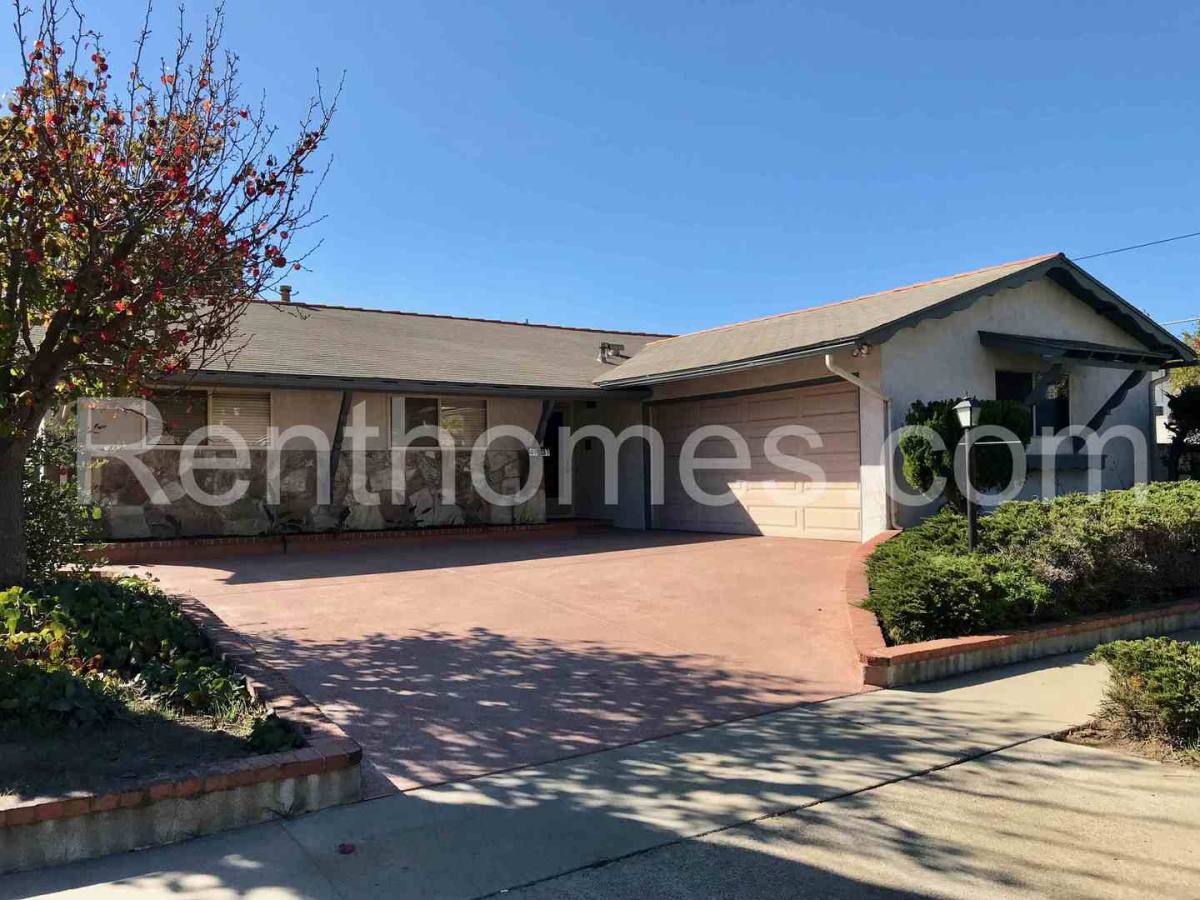 House for rent at 4931 Sky St, San Diego, CA 92110