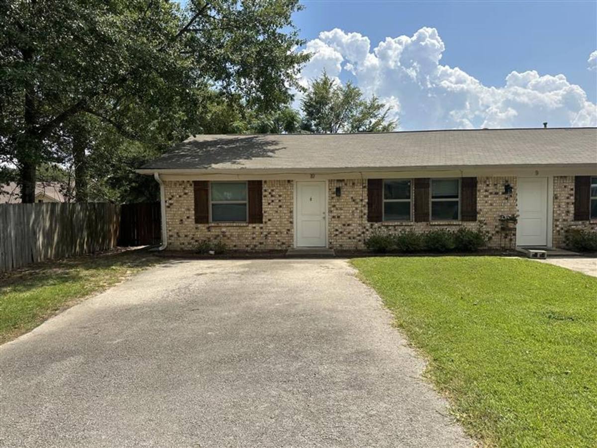 Townhouse for rent at 8320 Cambridge Rd, Tyler, TX 75703