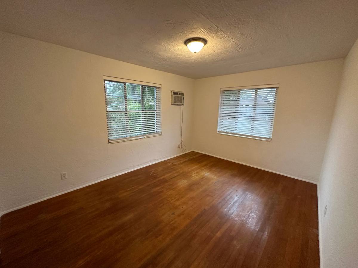 Apartment for rent at 1735 Wiley St, Hollywood, FL 33020