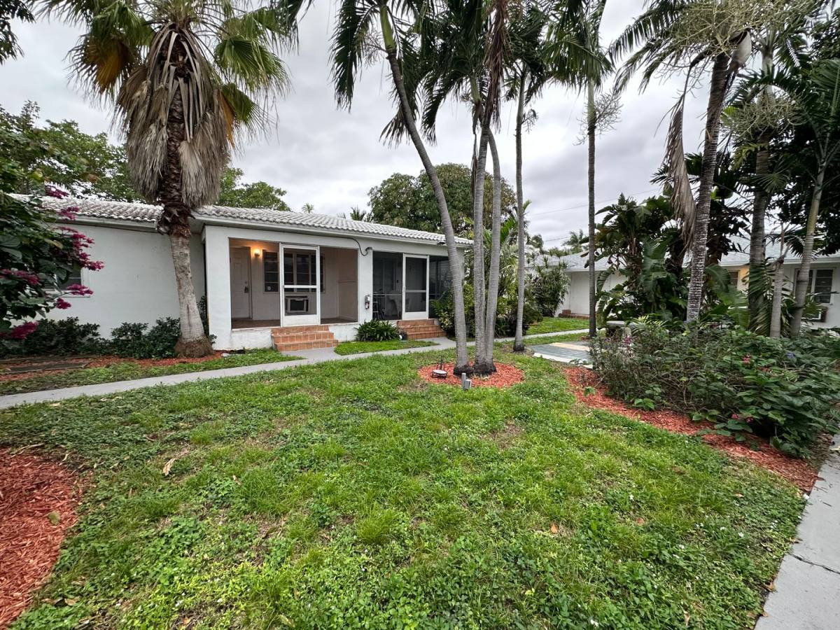Apartment for rent at 1735 Wiley St, Hollywood, FL 33020