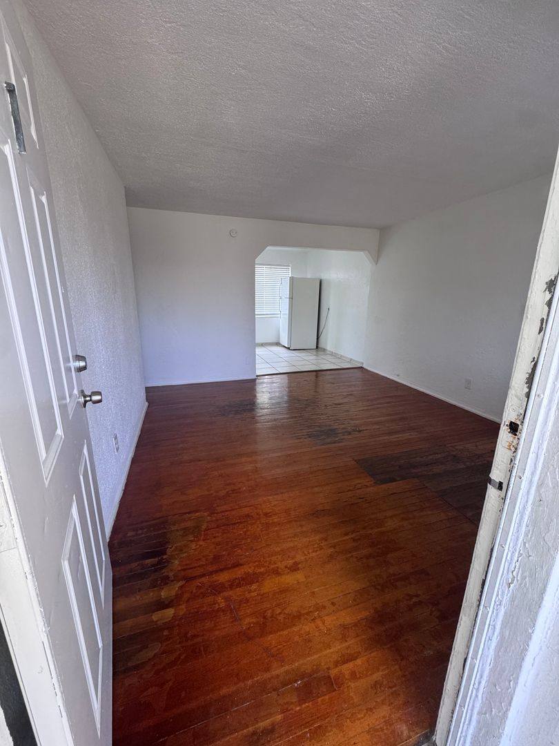 Apartment for rent at 1735 Wiley St, Hollywood, FL 33020