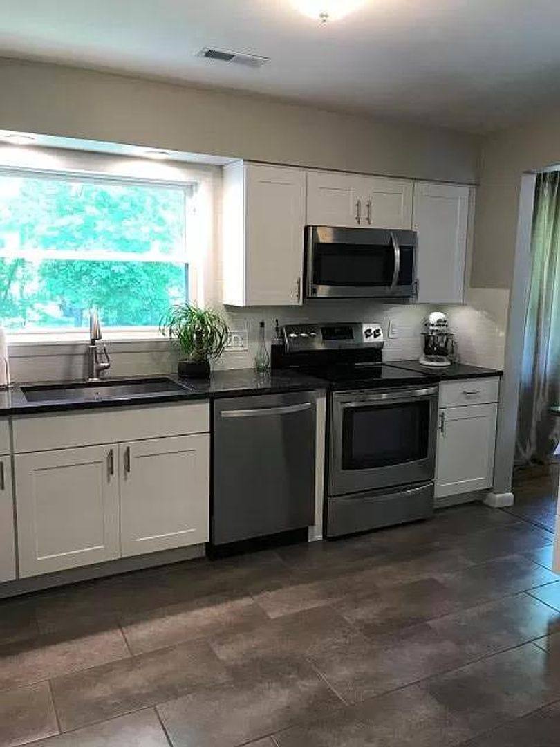 House for rent at 1278 Columbia Rd, Westlake, OH 44145
