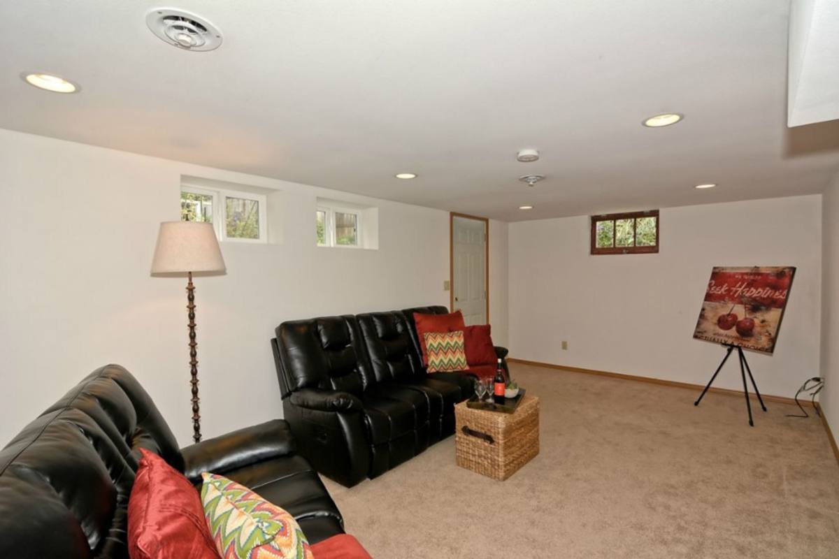 House for rent at 2717 NE 90th St, Seattle, WA 98115