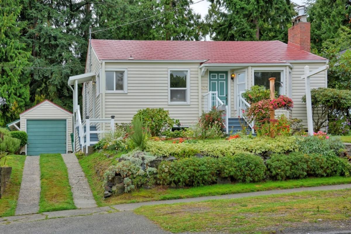 House for rent at 2717 NE 90th St, Seattle, WA 98115
