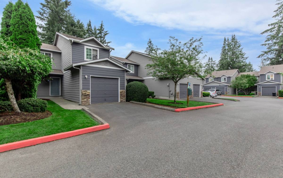 Townhouse for rent at 1619 Trosper Rd SW, Olympia, WA 98512