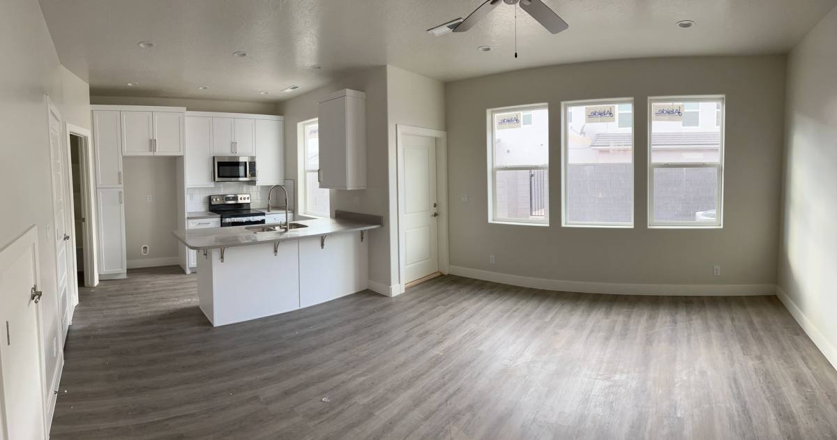 Townhouse for rent at 569 E Steeplechase Rd, Washington, UT 84780