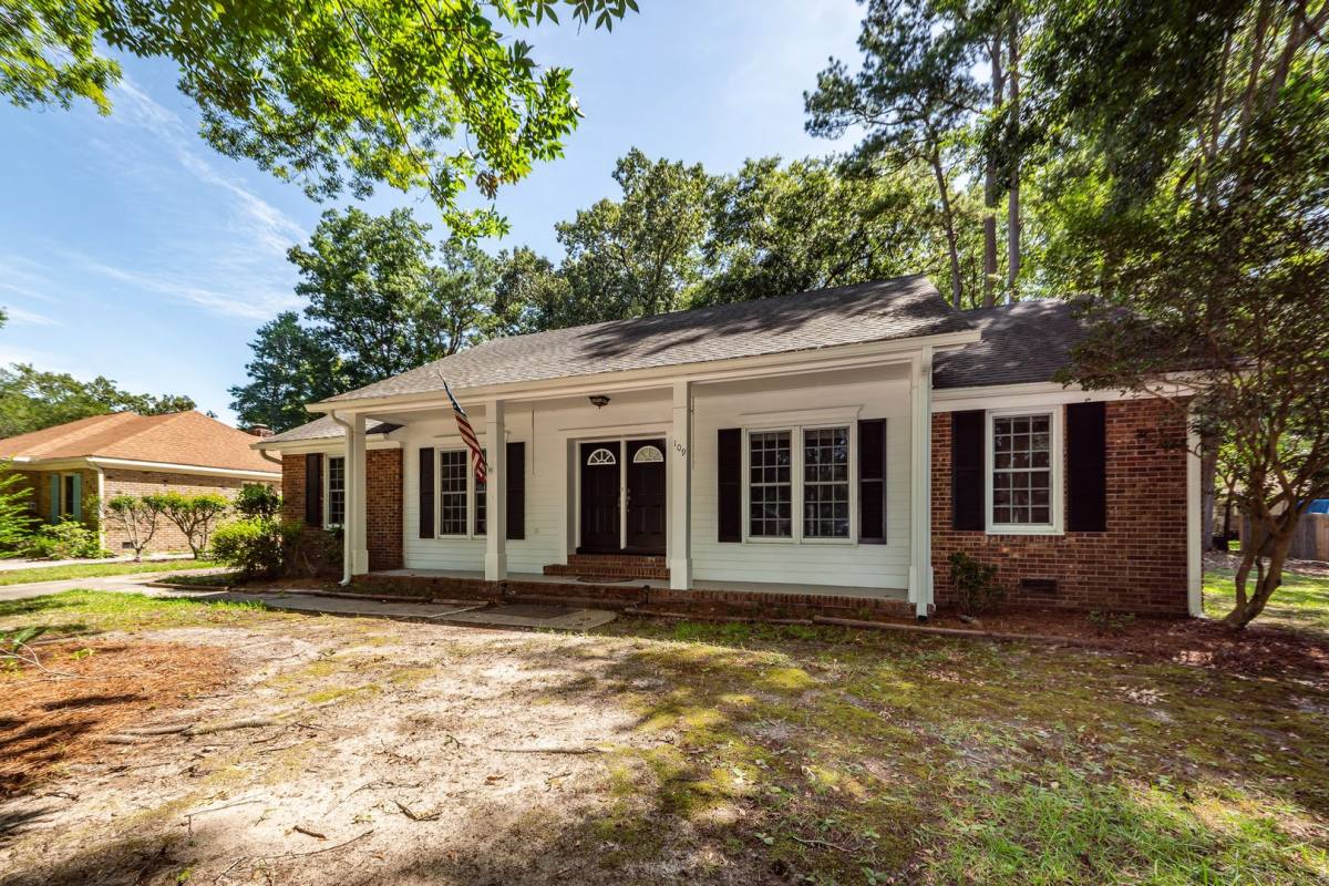 House for rent at 109 Runnymede Lane, Summerville, SC 29485