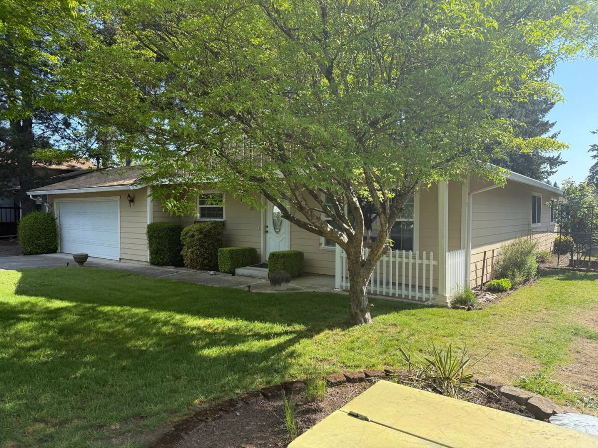 House for rent at 3213 NE 132nd Ave, Vancouver, WA 98682