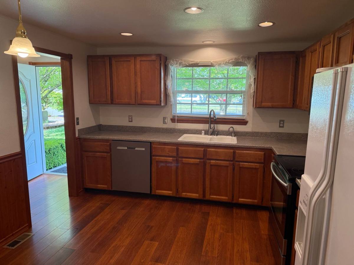 House for rent at 3213 NE 132nd Ave, Vancouver, WA 98682