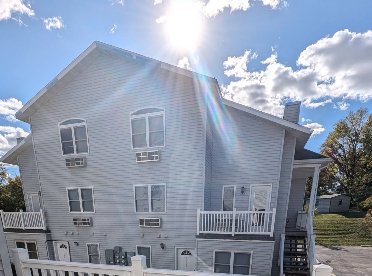 Apartment for rent at 316 E Davis St, Fayette, MO 65248