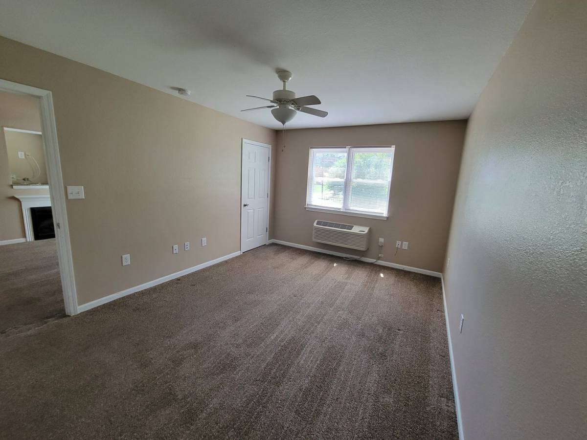 Apartment for rent at 316 E Davis St, Fayette, MO 65248