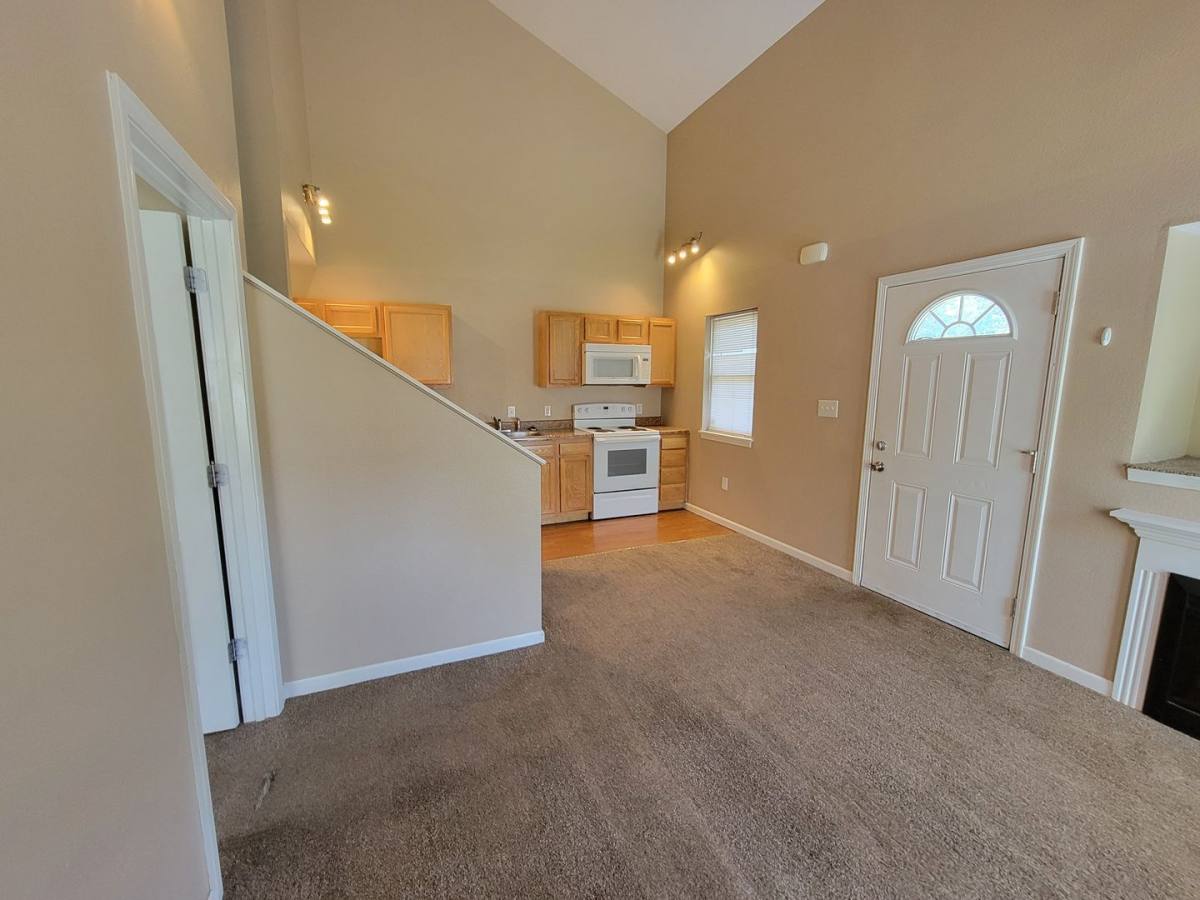 Apartment for rent at 316 E Davis St, Fayette, MO 65248