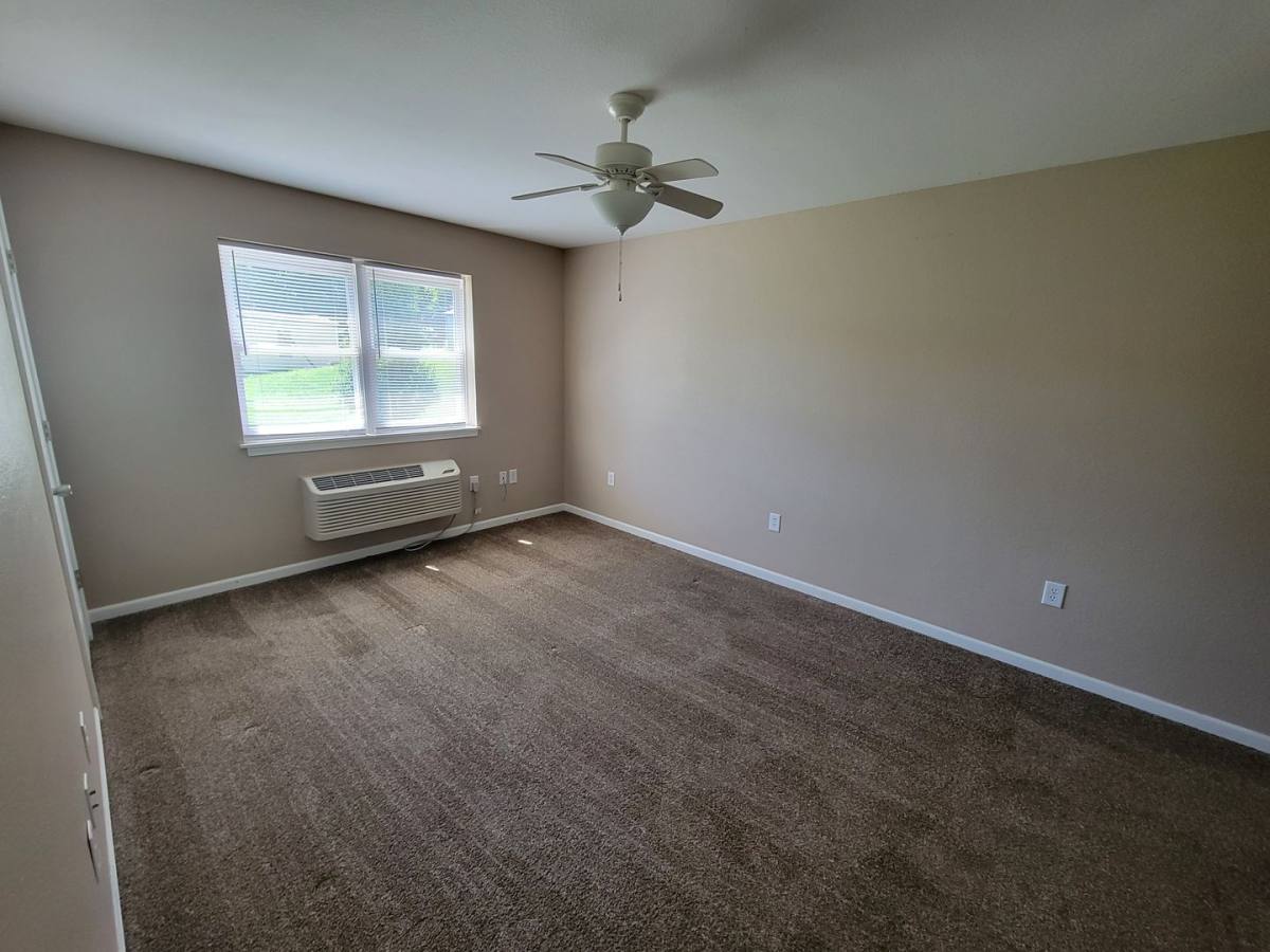 Apartment for rent at 316 E Davis St, Fayette, MO 65248