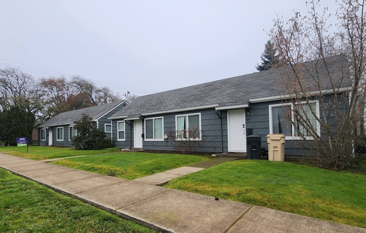 Apartment for rent at 827 SW 11th Ave, Albany, OR 97321