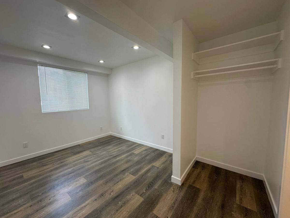 Apartment for rent at 869 Glenway Dr, Inglewood, CA 90302