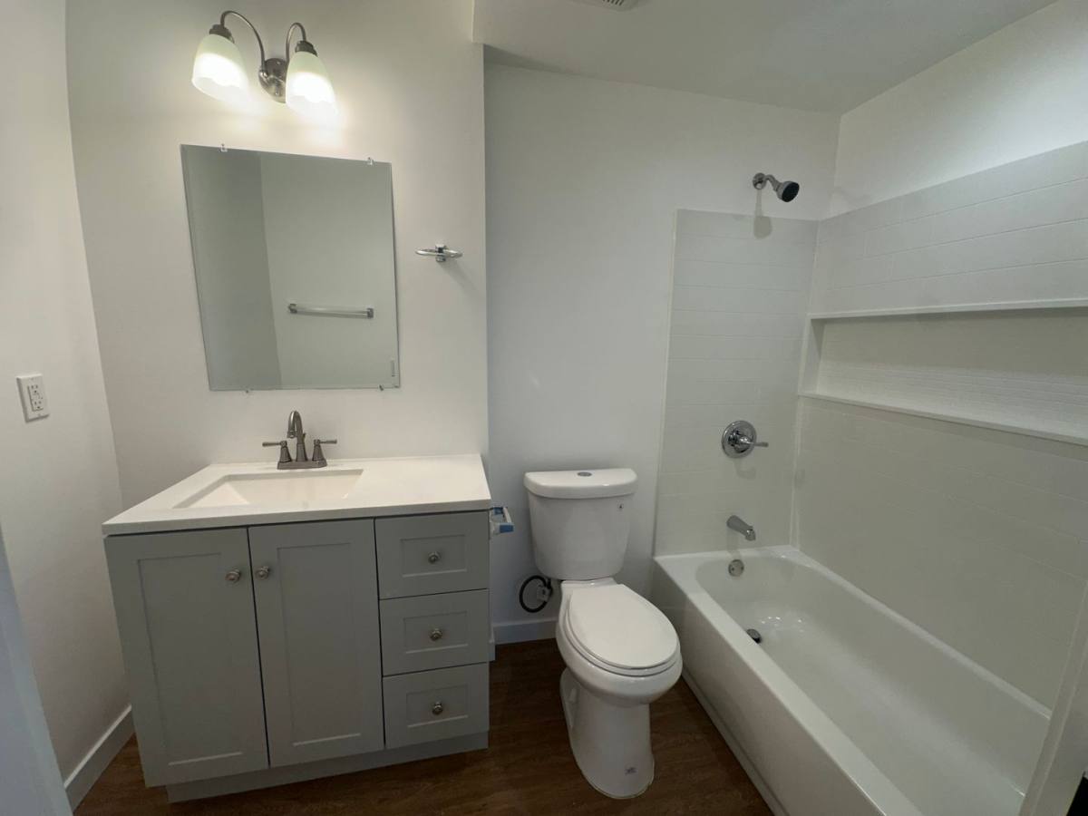 Apartment for rent at 869 Glenway Dr, Inglewood, CA 90302