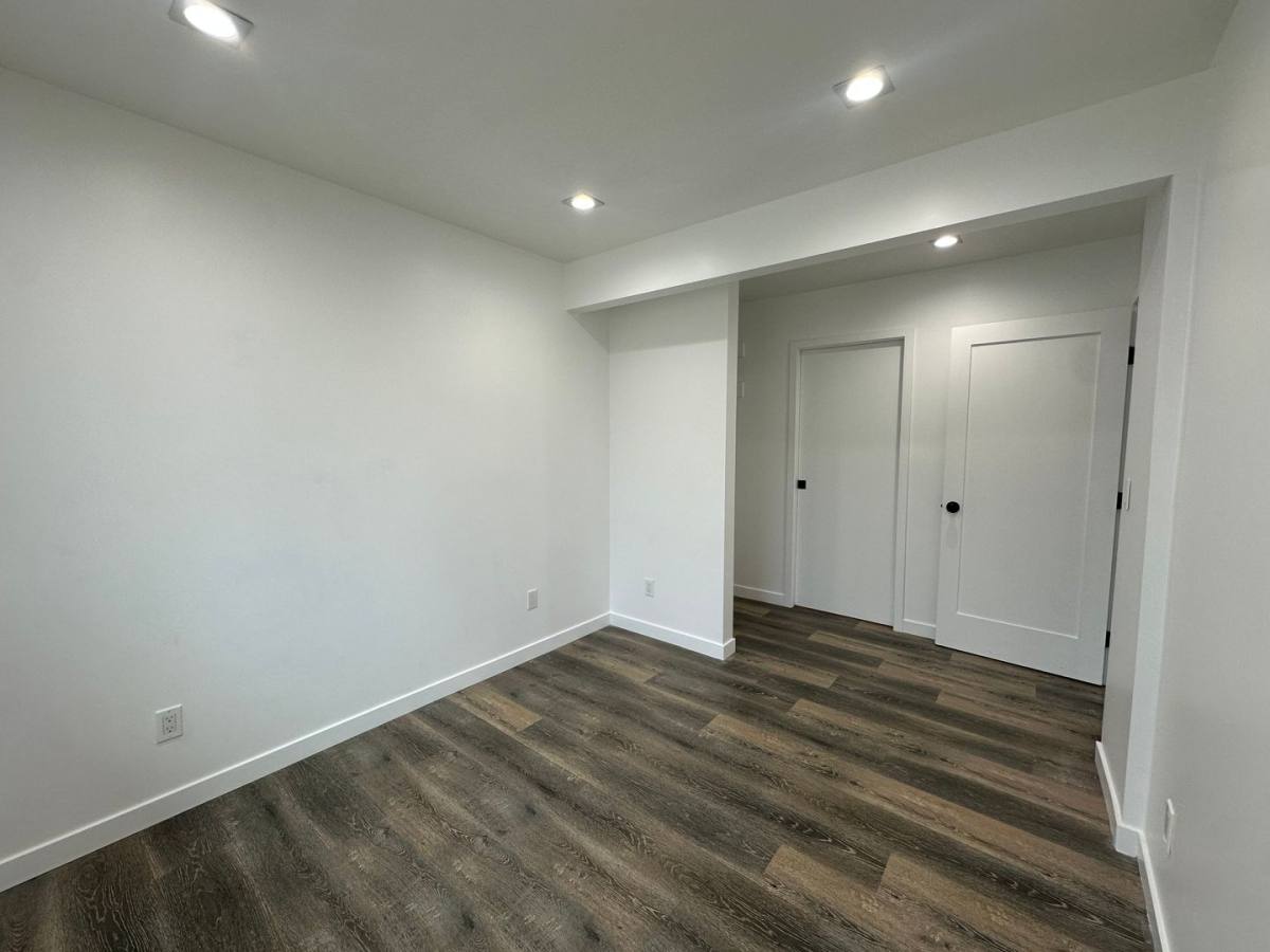 Apartment for rent at 869 Glenway Dr, Inglewood, CA 90302