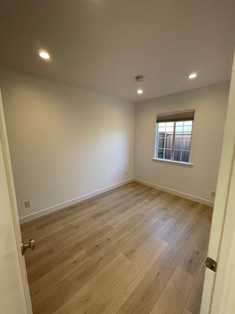 Apartment for rent at 2032 Ocean Park Blvd, Santa Monica, CA 90405