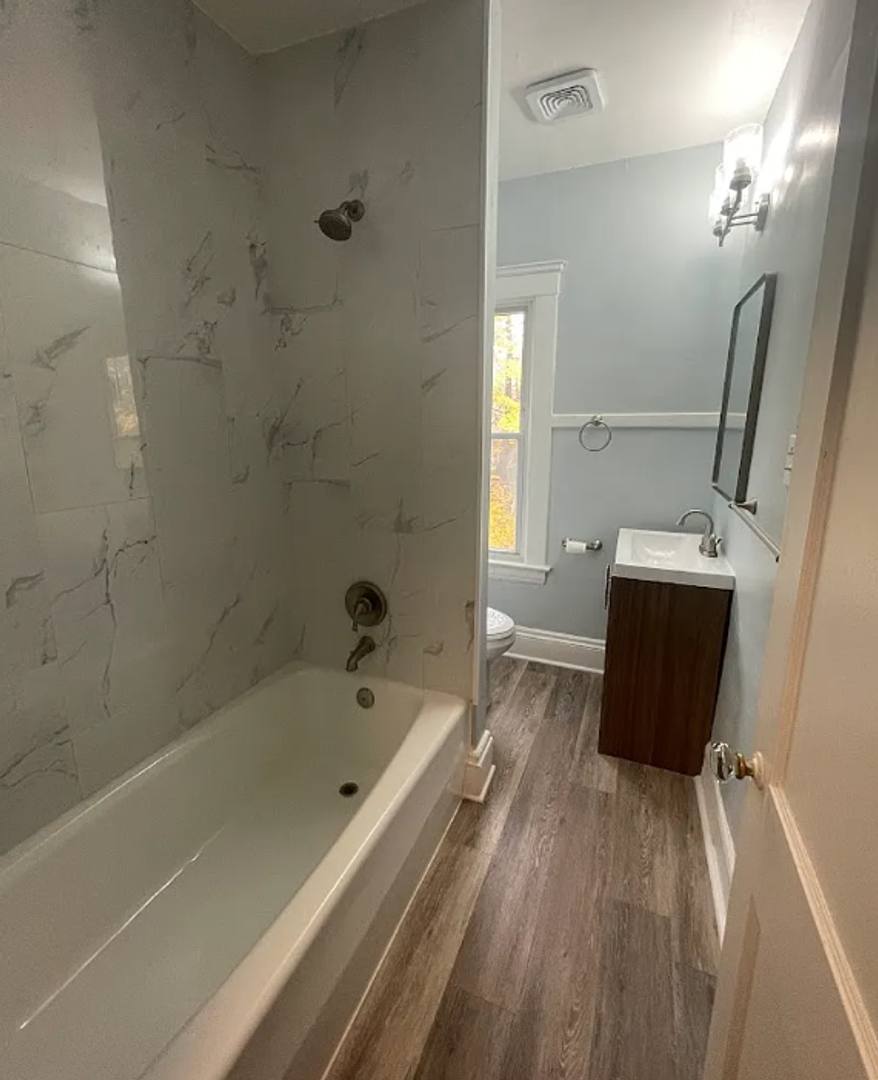 Apartment for rent at 3235 Oak Rd, Cleveland, OH 44118