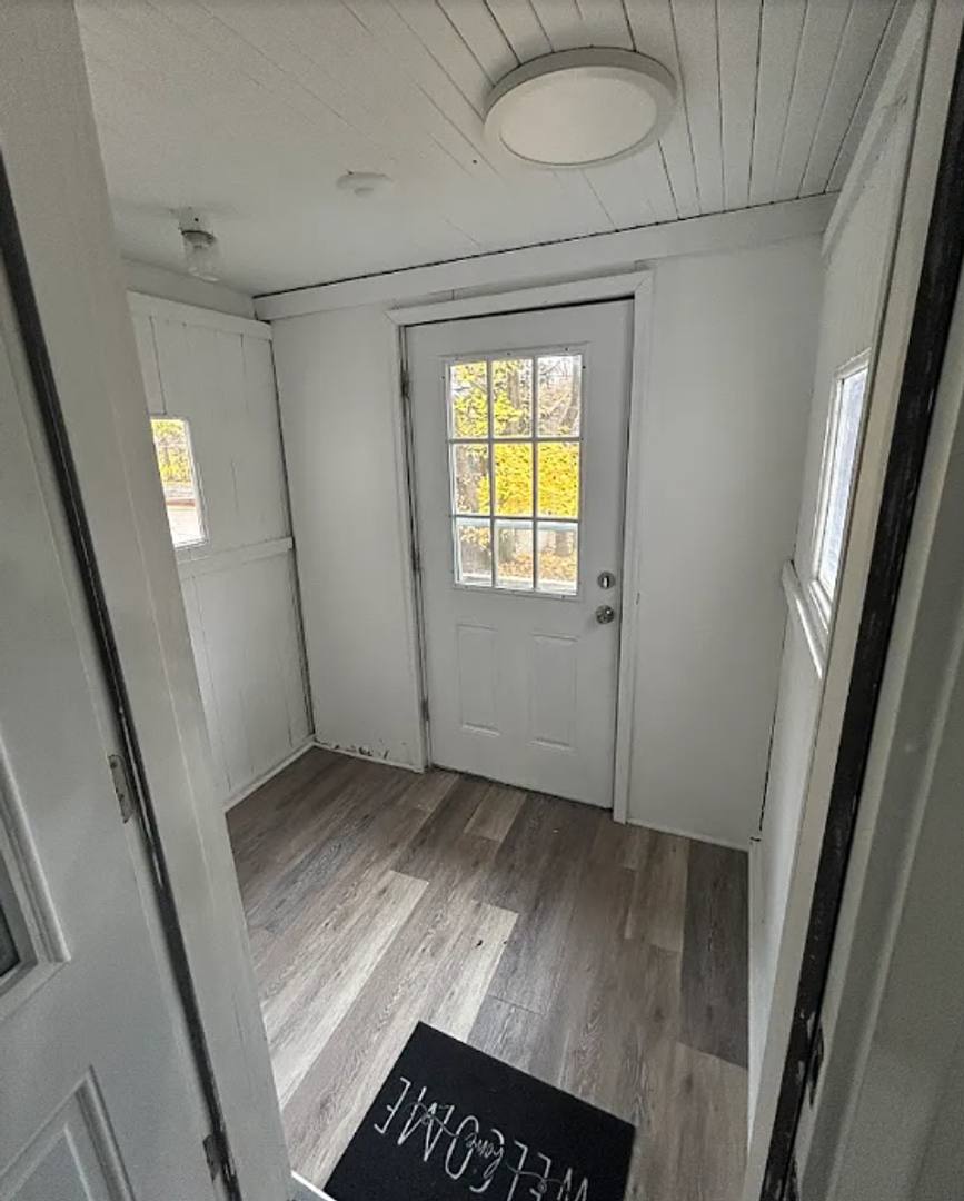 Apartment for rent at 3235 Oak Rd, Cleveland, OH 44118