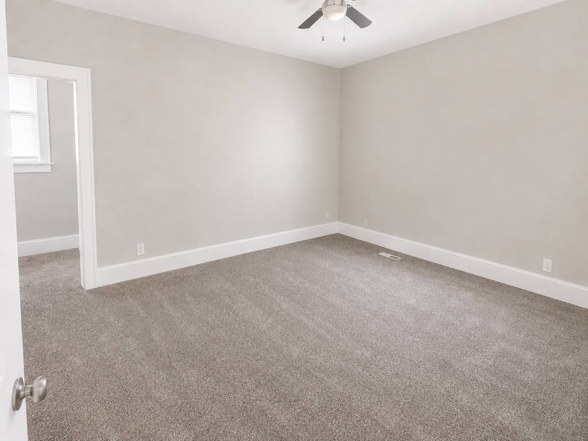 House for rent at 905 SW Blvd, Kansas City, KS 66103