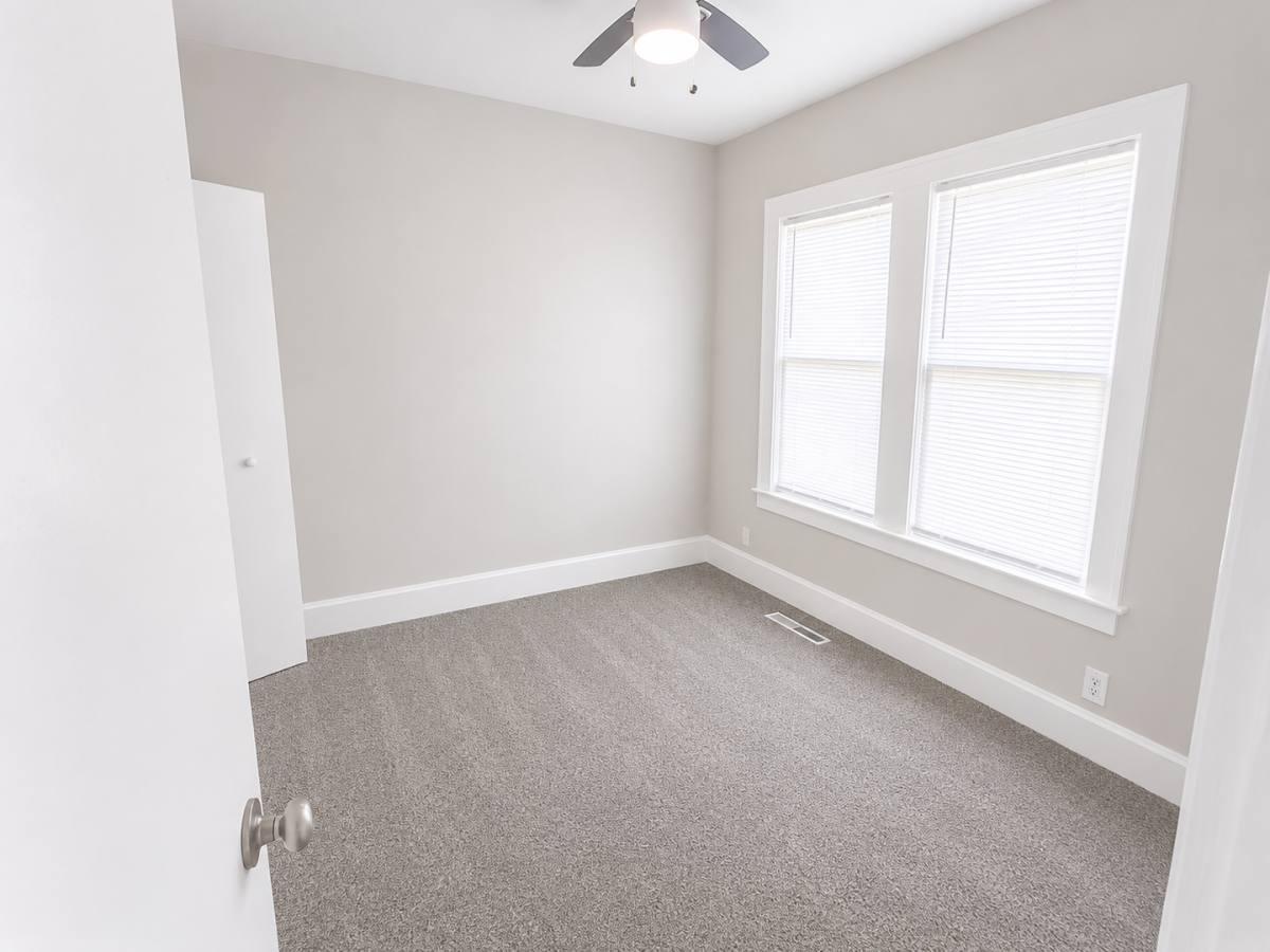 House for rent at 905 SW Blvd, Kansas City, KS 66103