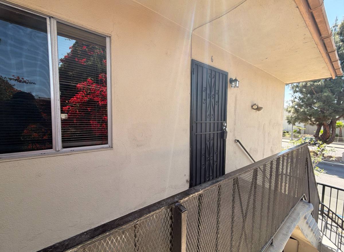 Apartment for rent at 3348 Santa Fe Ave, Long Beach, CA 90810