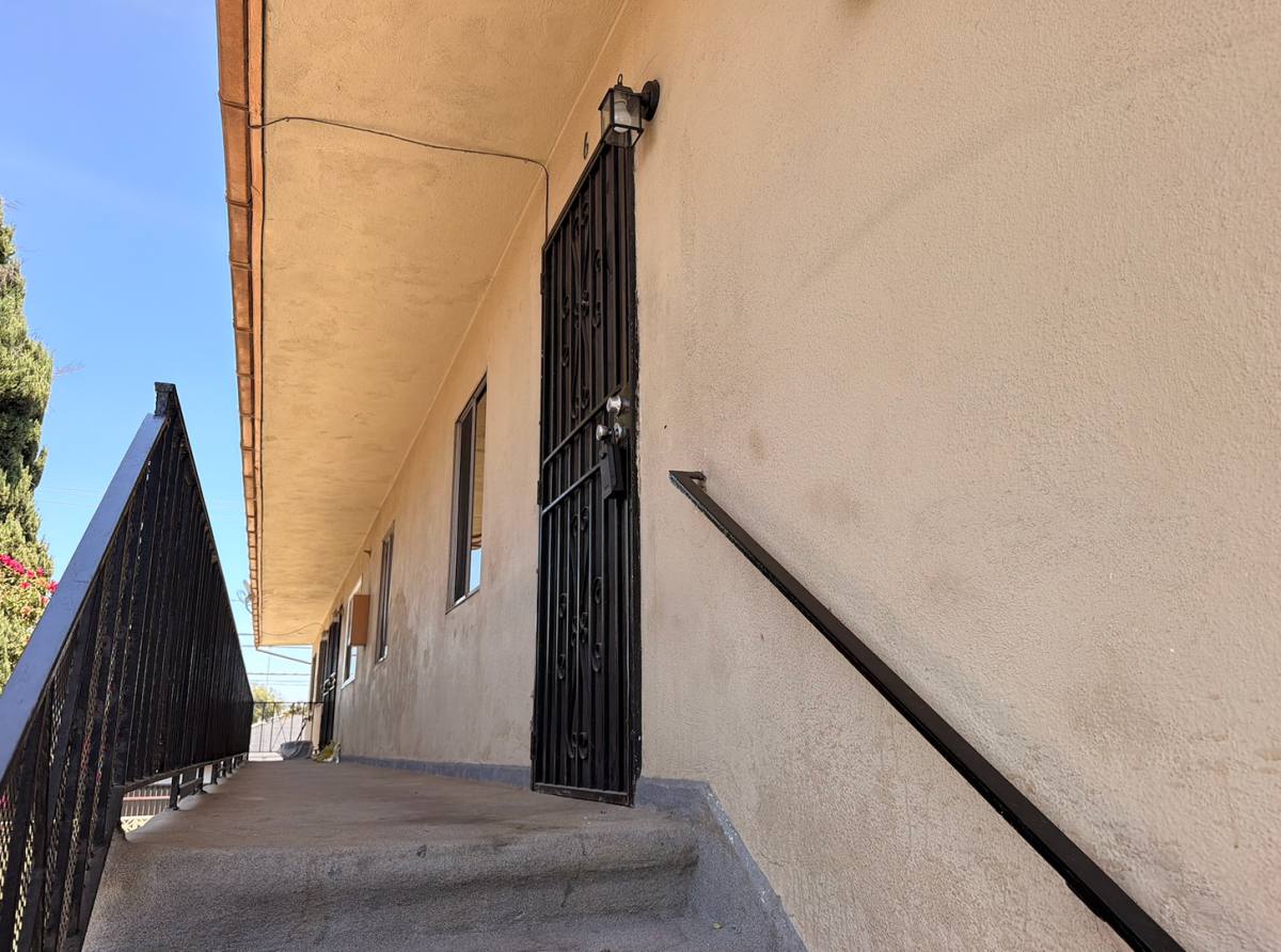 Apartment for rent at 3348 Santa Fe Ave, Long Beach, CA 90810