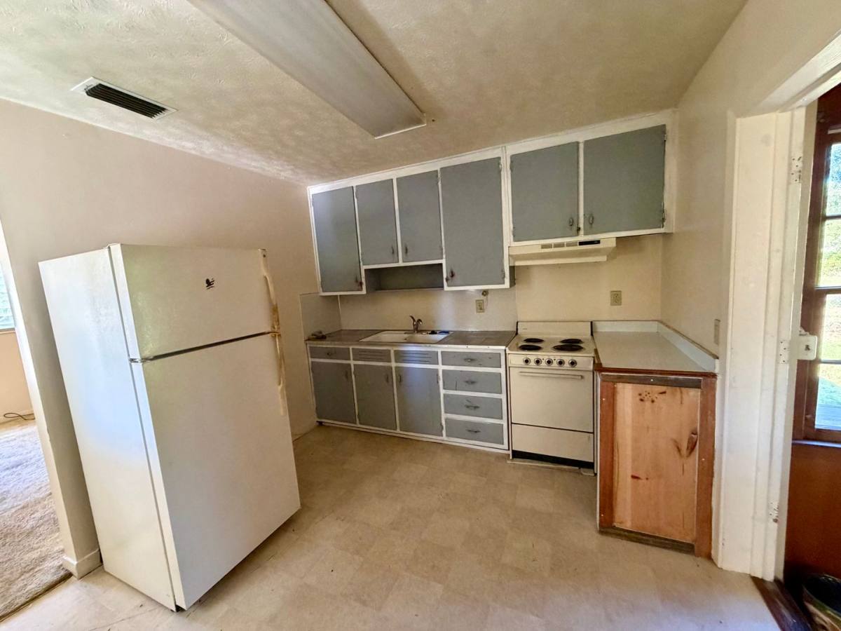 House for rent at 2224 Edgewood Dr, Panama City, FL 32405